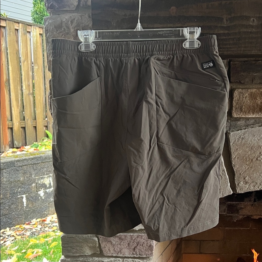 Mountain Hardware Men's Dark Green Casual Shorts Large - Picture 2 of 5